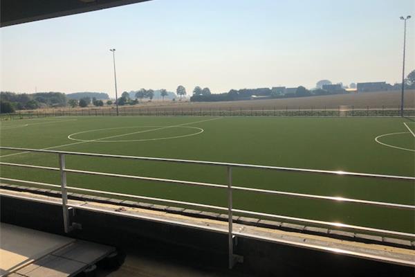 Aménagement terrain de football synthétique - Sportinfrabouw NV